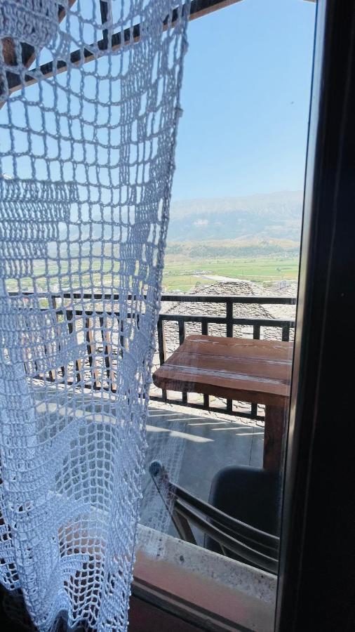 Denis Guesthouse 1930 Gjirokastër Eksteriør bilde