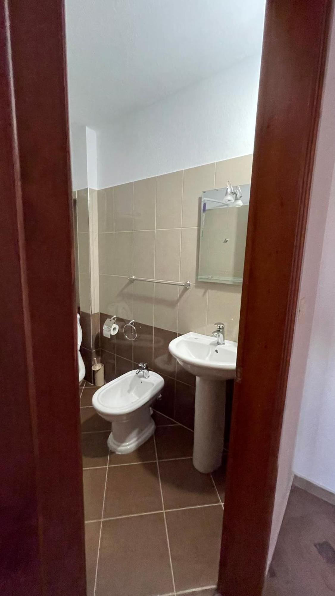 Denis Guesthouse 1930 Gjirokastër Eksteriør bilde