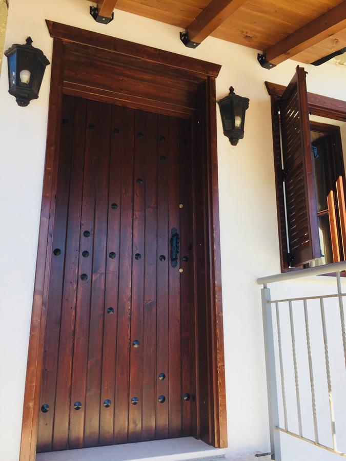 Denis Guesthouse 1930 Gjirokastër Eksteriør bilde